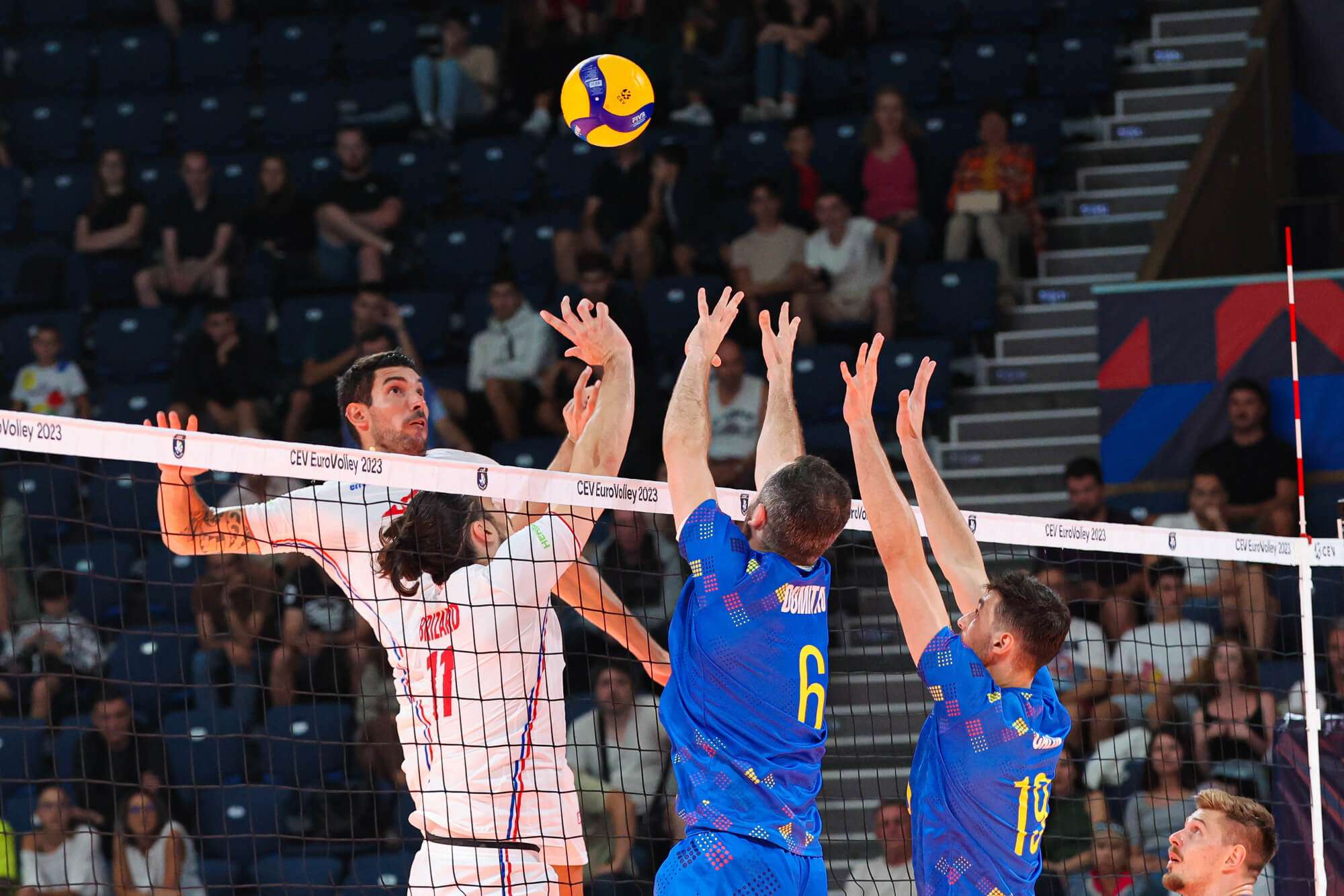 4 Tips To Improve Blocking In Volleyball - Your Go-To Volleyball Resource