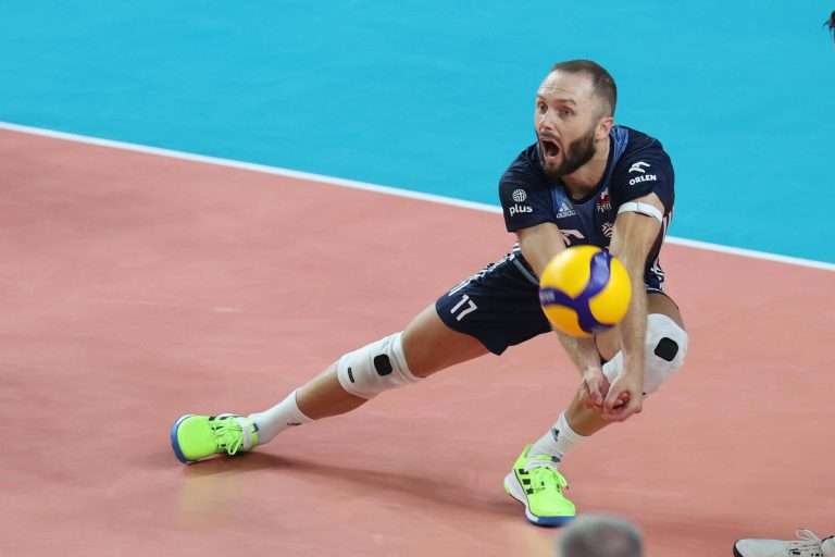 How to pass a volleyball